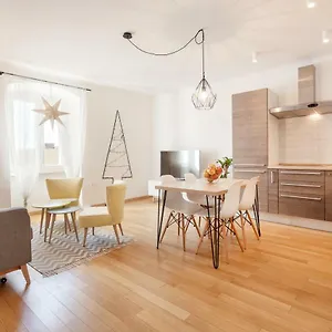 https://central-rijeka-apartments.primorje-gorskikotar.com
