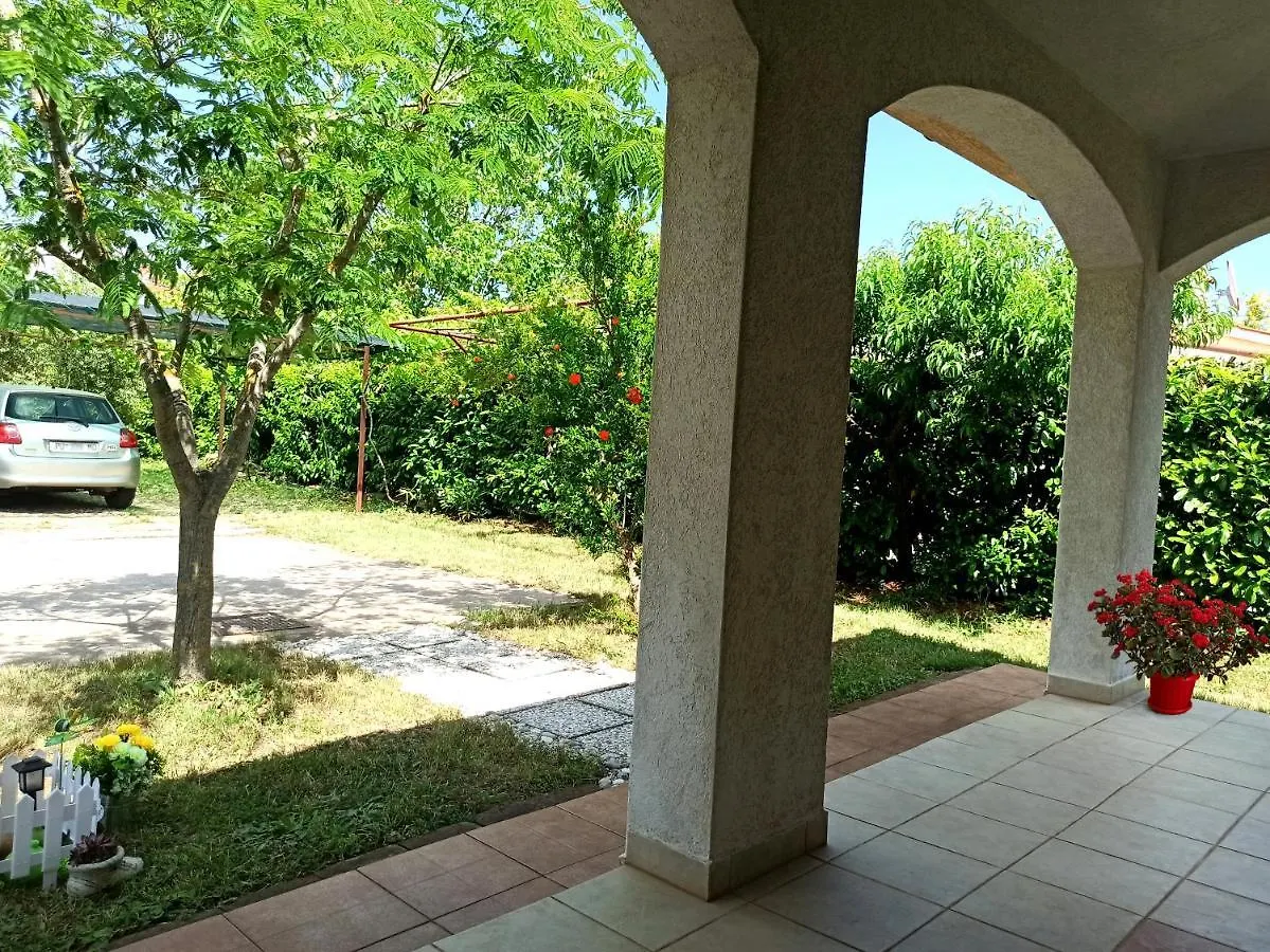 Apartman Dora Pola 0*,  Croazia